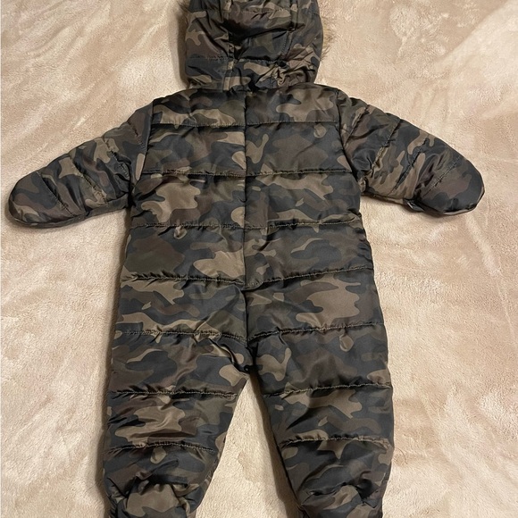 3-6 month Rothschild Camouflage Snowsuit - Picture 2 of 4